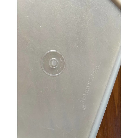 Tupperware Small Meat Marinader - Red with White Lid - Picture 4 of 6